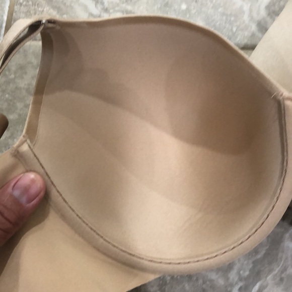 SOMA VANISHING BACK
Full Coverage Bra Size 42D - Picture 10 of 14